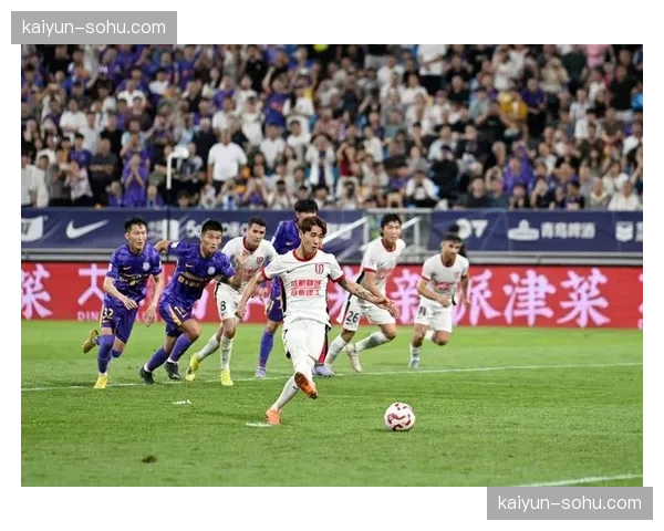 成都蓉城60.3%控球率领跑联赛，攻防转换效率成争冠关键